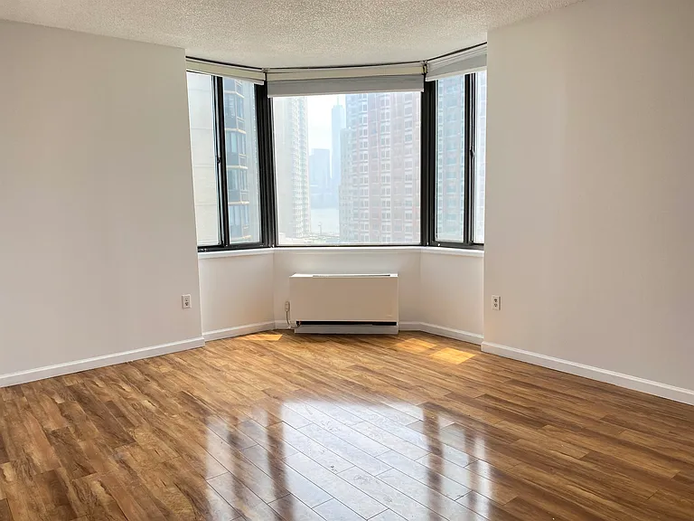 45 River Dr S #1402 — Photo 14