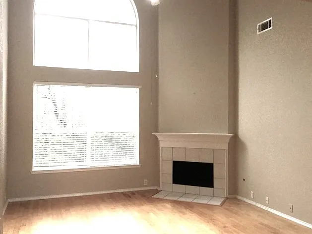 131 Julian Dr — Photo 4