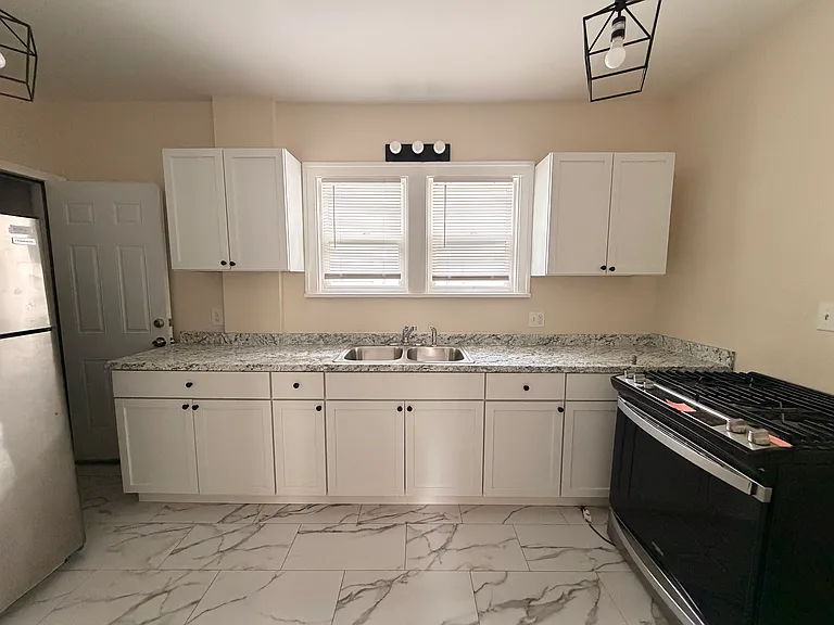 4311 Burnham Ave #1 — Photo 5