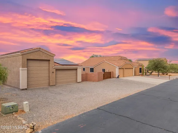 3329 E Glacier Ln, Sahuarita, AZ 85629