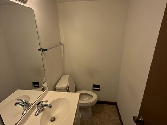 4th image of 6 Hackberry Ct APT 33