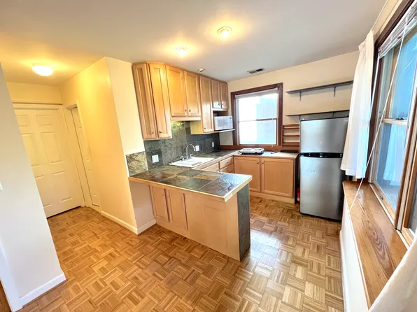 3903 8th St S, Arlington, VA 22204