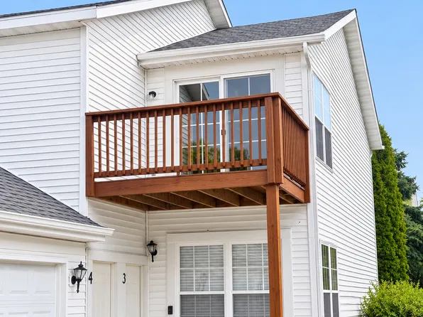10215 Metalmark Ln #4, Roscoe, IL 61073