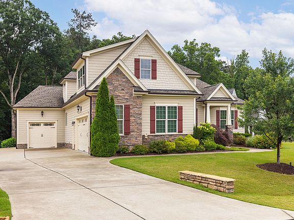 3rd image of 3300 Heathrowe Grove Ct