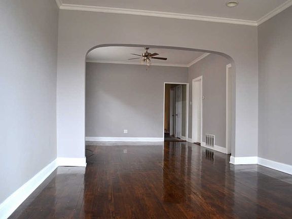 3rd image of 1535 N Waller Ave