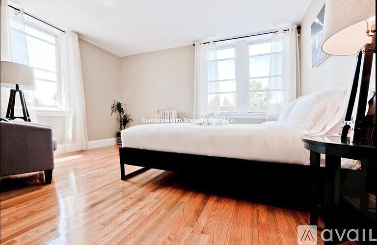 1st image of 59 Egmont St #4