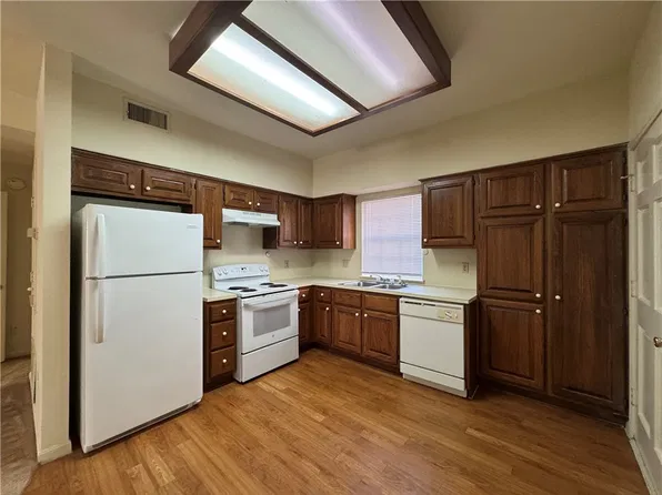 400 Nagle St, College Station, TX