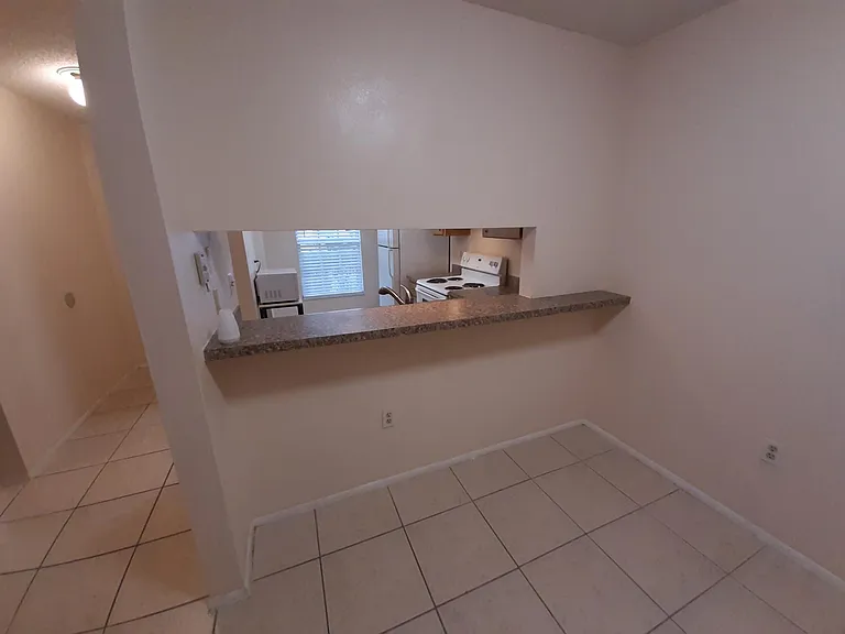 2910 Wainwright Ct — Photo 9