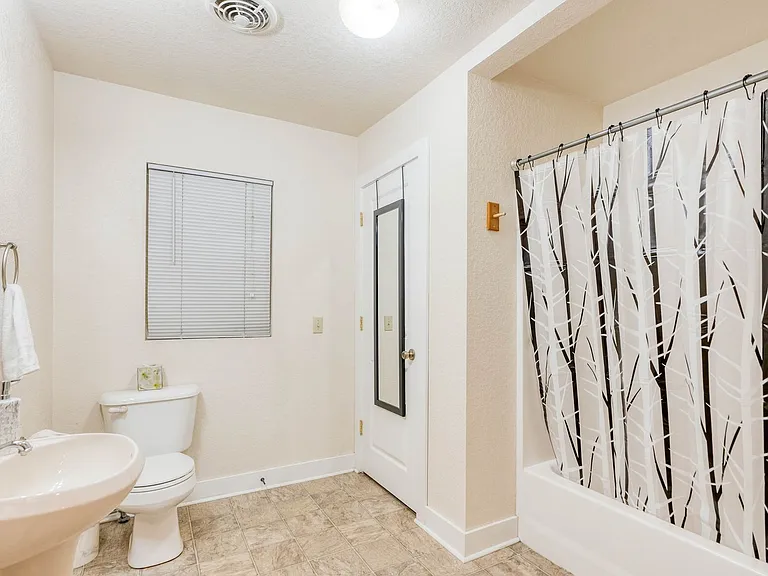 430 S Meridian Rd — Photo 23