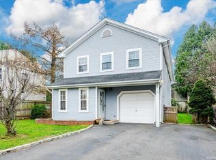 52 E 24th St, Huntington Station, NY