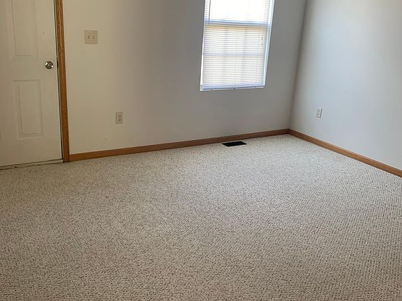 4th image of 966 Jordan Ave