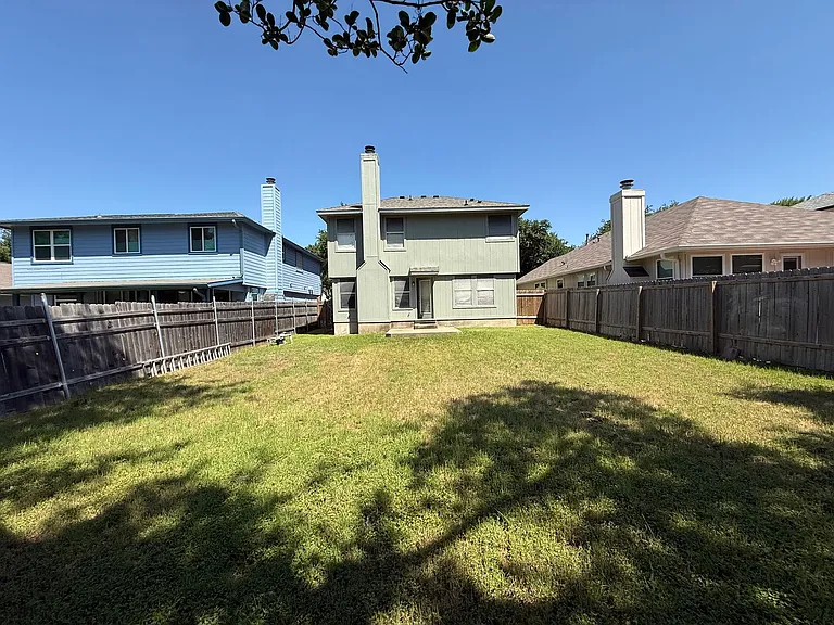 14704 Noya Dr — Photo 22