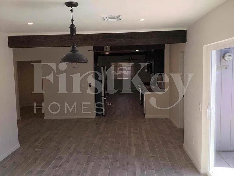 3542 E Yale St — Photo 7
