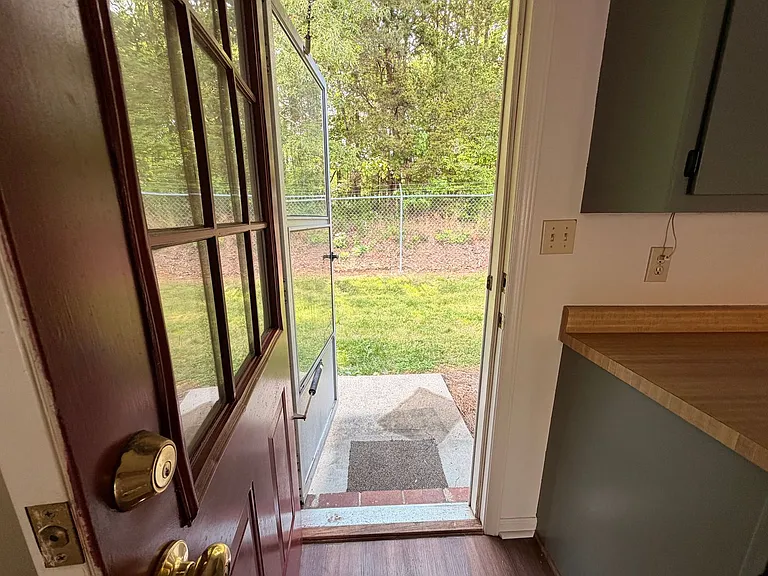 3020 Sherrill Ave #F — Photo 14