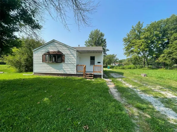 314 Levin Dr, Cahokia, IL 62206