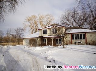 5525 Howards Point Rd, Shorewood, MN 55331