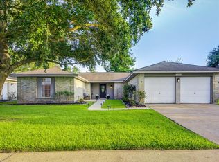 17323 Heritage Bay Dr, Webster, TX 77598