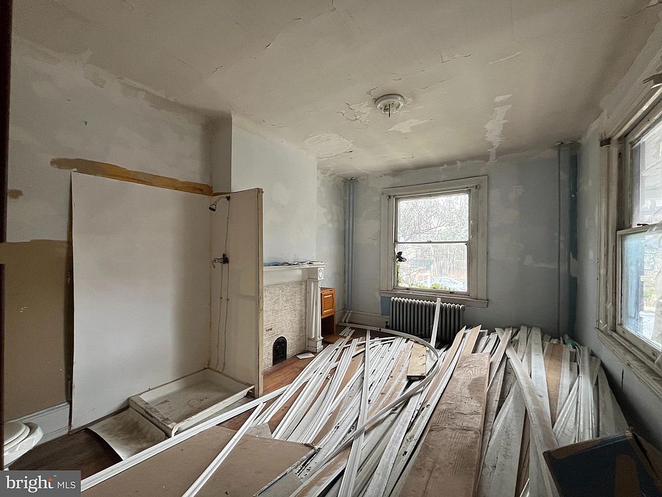 2nd image of 245 W Hansberry St