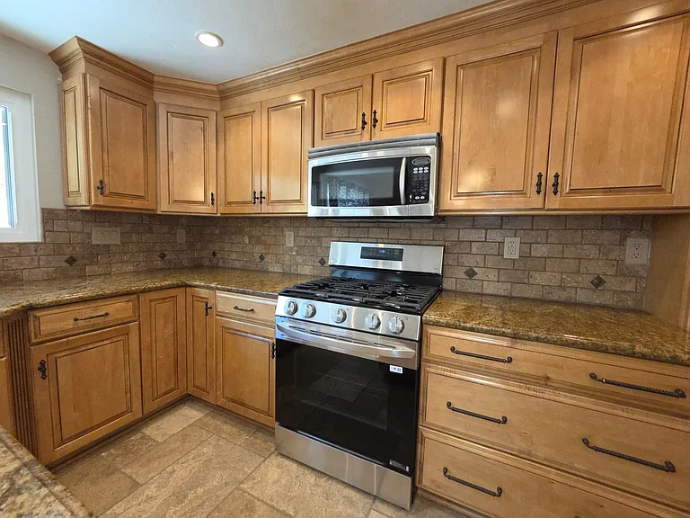 9583 Whellock Way — Photo 6