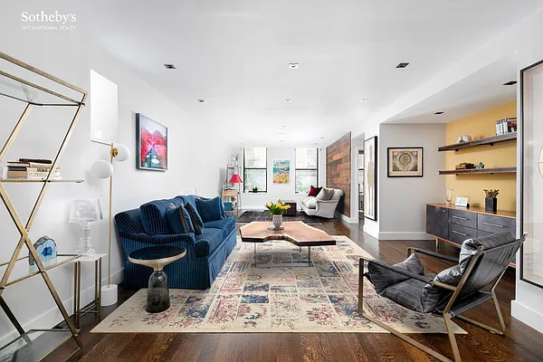 Sold by Sotheby's International Realty | media 1