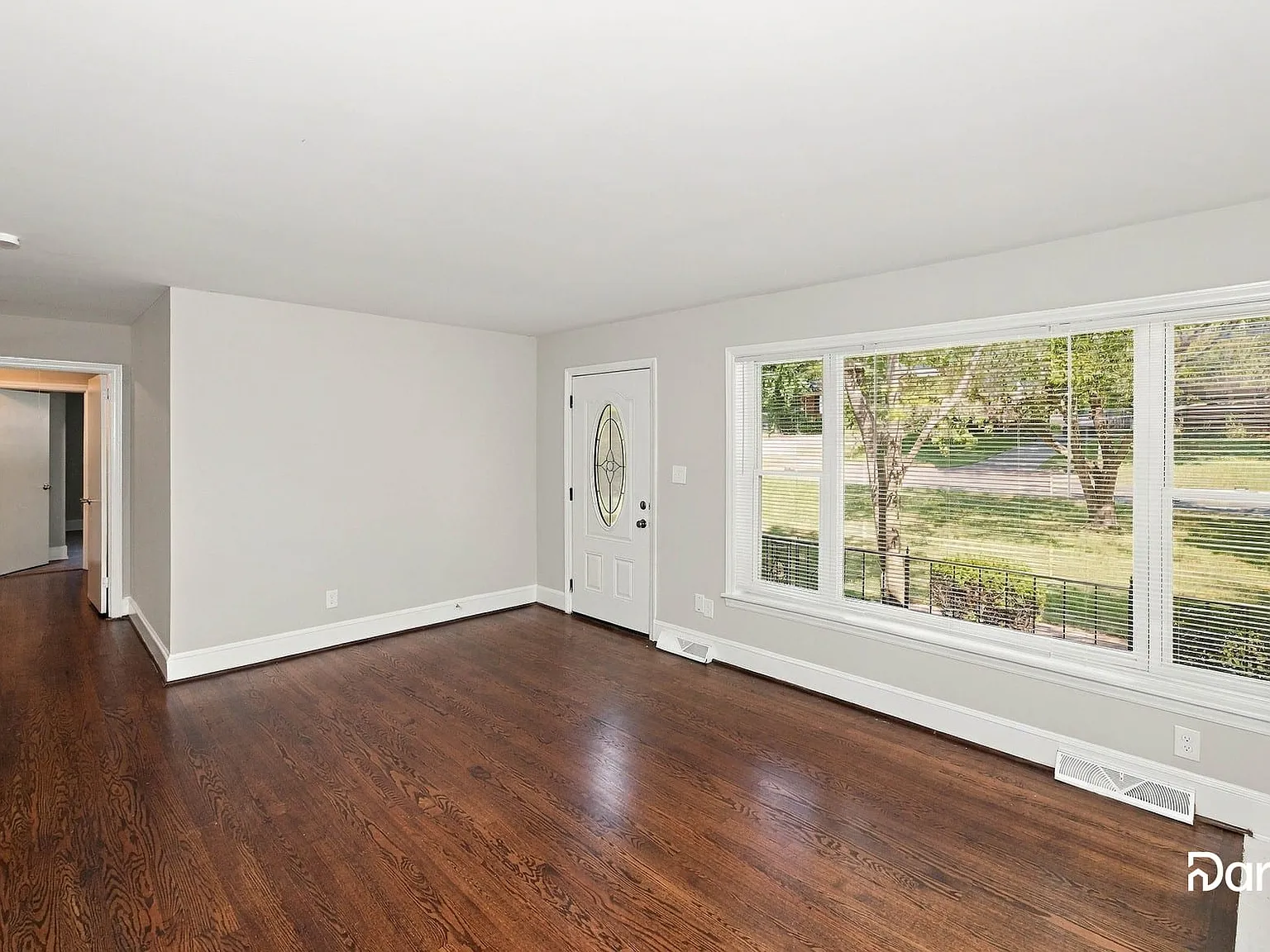 3 bed, 1.5 bath, 1500 sqft, $2,180 — Photo 4