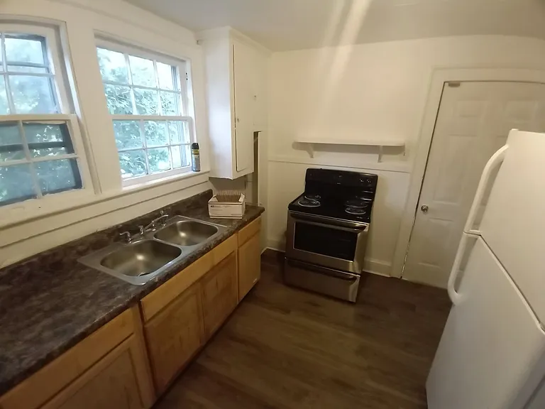 840 Orville Ave — Photo 6