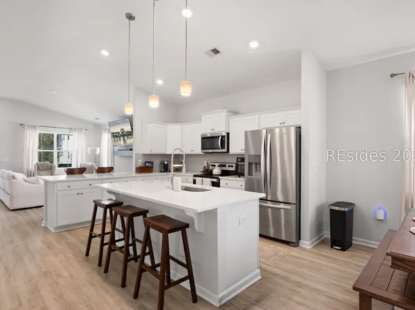 12 Whispering Oaks Cir, Okatie, SC 29909