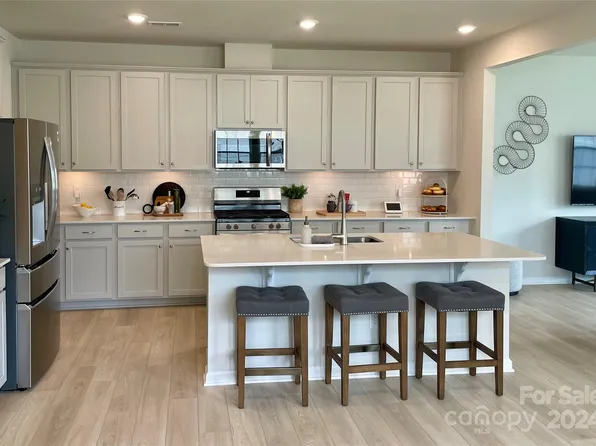 4507 Potters Wheel Dr #524, Fort Mill, SC 29715