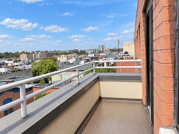 4th image of 463 1st St APT 8H