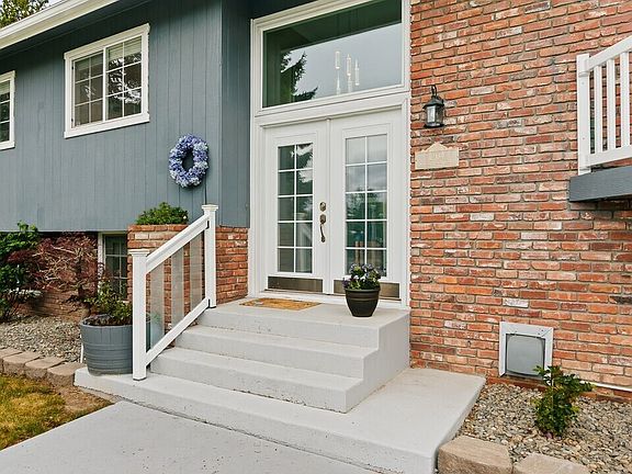 3rd image of 1204 Vista Road