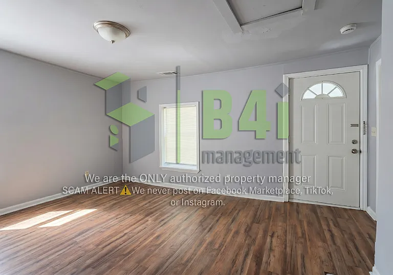 934 Motley St — Photo 3