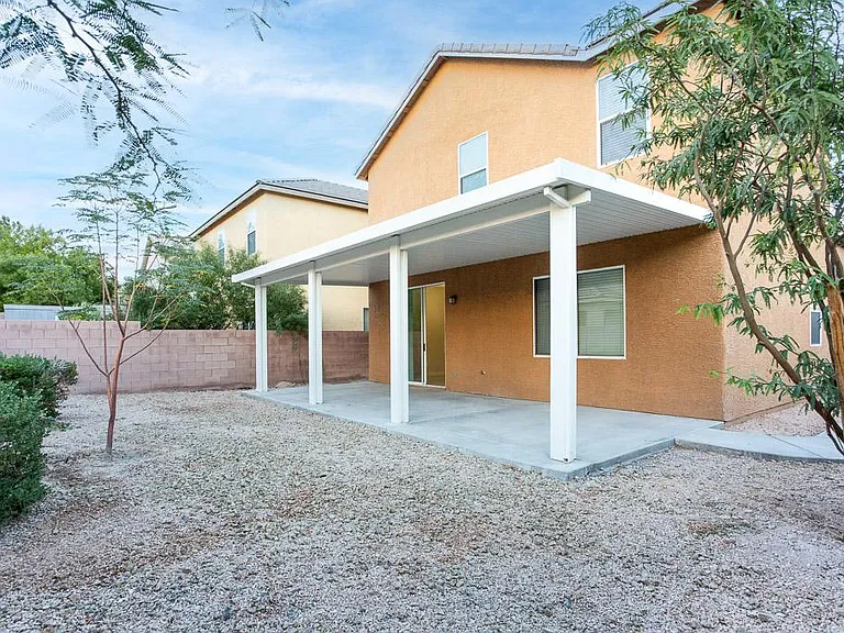 2609 Los Palos St — Photo 36