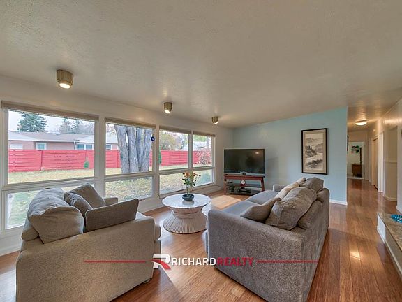5th image of 525 College Dr