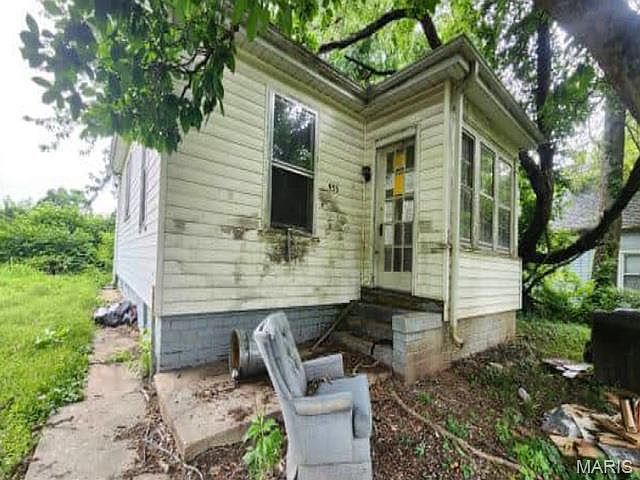1st image of 933 W Delmar Ave