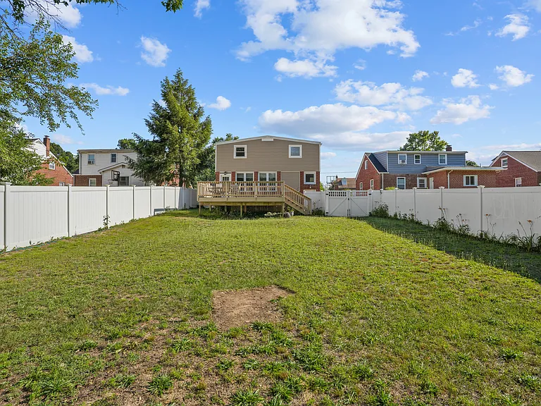 310 Maryland Ave — Photo 44