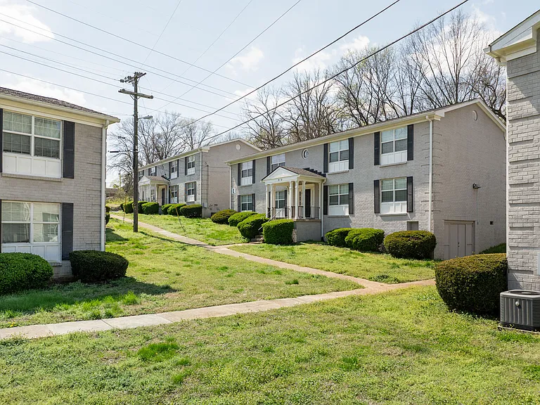 The Flats of Donelson — Photo 18