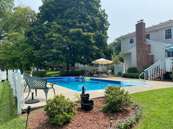 311 Brookside Ave, Wyckoff, NJ 07481
