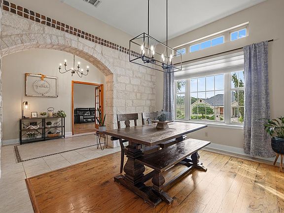 4th image of 2146 Stone Oak