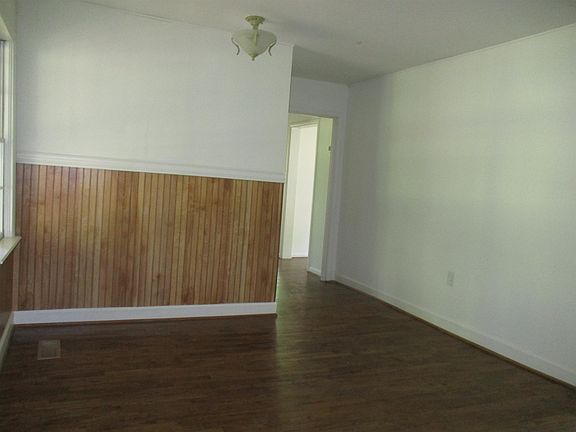 5th image of 206 Piney Point Dr NW
