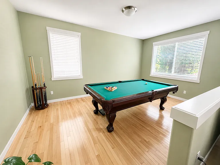 220 246th Ct NE — Photo 6