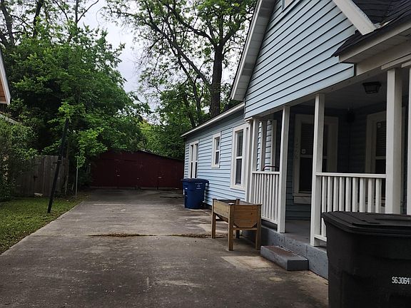 2nd image of 1546 W Rosewood Ave