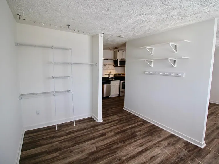 Silver Apartments — Photo 18
