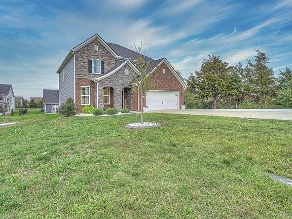 3rd image of 821 Old Blue Ln