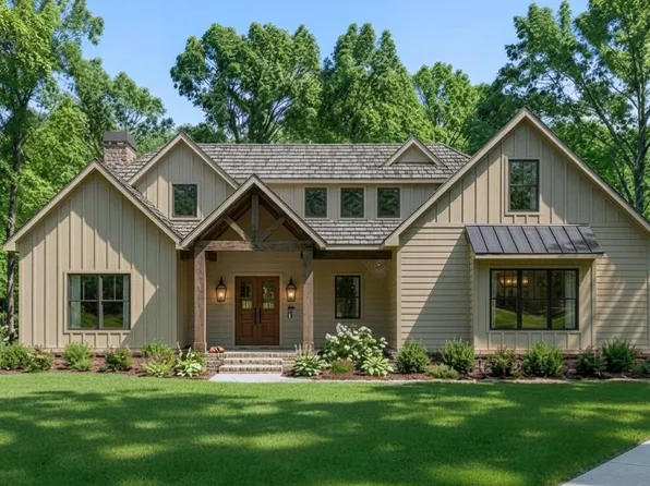 2286 Morning Mist Ln, Signal Mountain, TN 37377