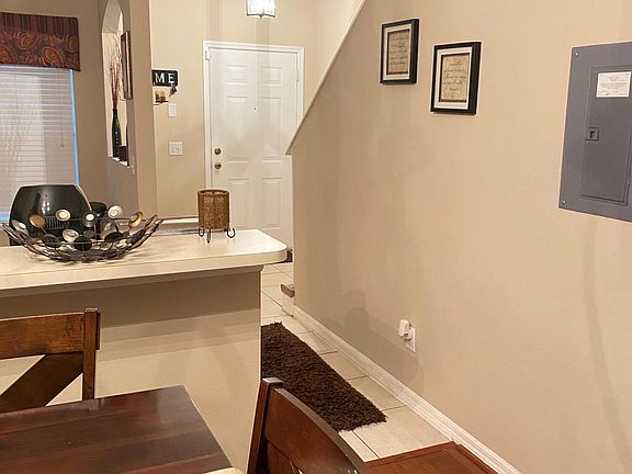3rd image of 317 Wilton Cir