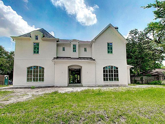 2nd image of 1122 Loeser Dr