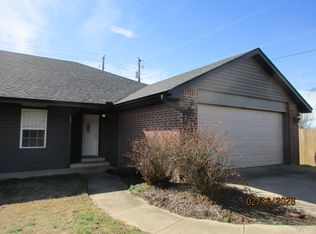 2306 W Oak Park Pl APT B, Rogers, AR 72758