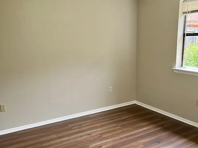 5120 Everett Ln — Photo 10