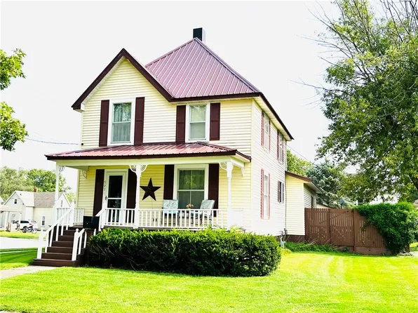 527 E Lincoln St, Hoopeston, IL 60942