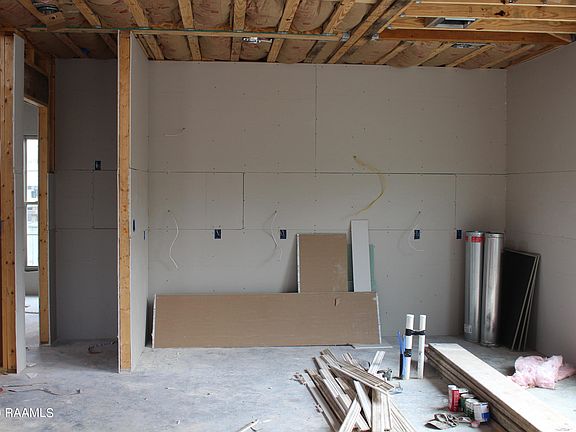 5th image of 208 Woodoak Cir
